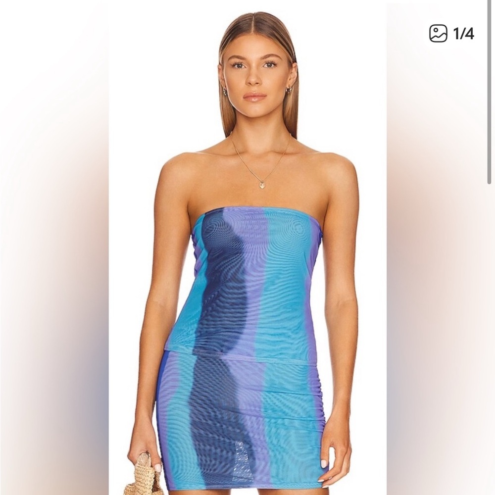 REVOLVE Yasmin Top in Blue Ombre and REVOLVE Jade Skirt in Blue Ombre
SNDYS
